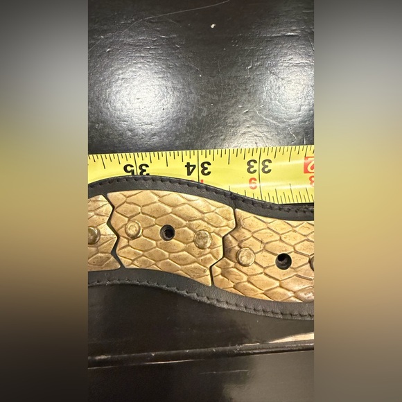 Vintage 80s Snake Belt Brass Tone Embossed Metal Belt - Picture 9 of 13